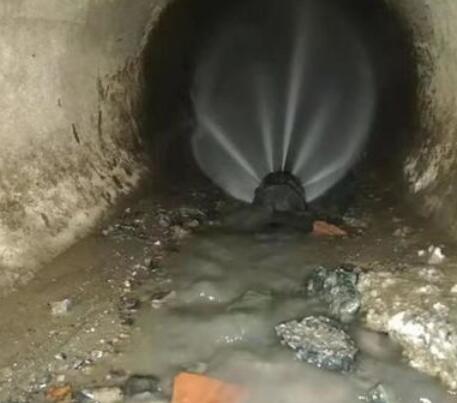 佛罗镇市政管道清淤